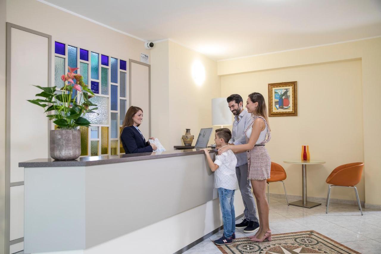 Lu' Hotel Maladroxia SantʼAntìoco Dış mekan fotoğraf